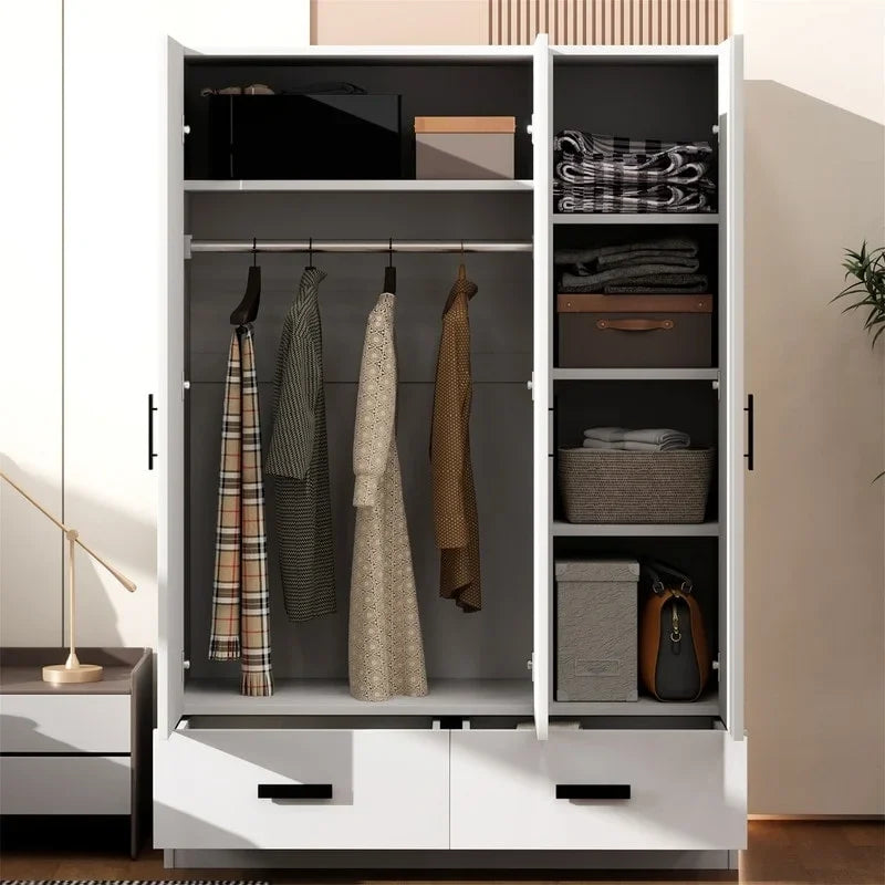 Armoire de chambre à trois portes