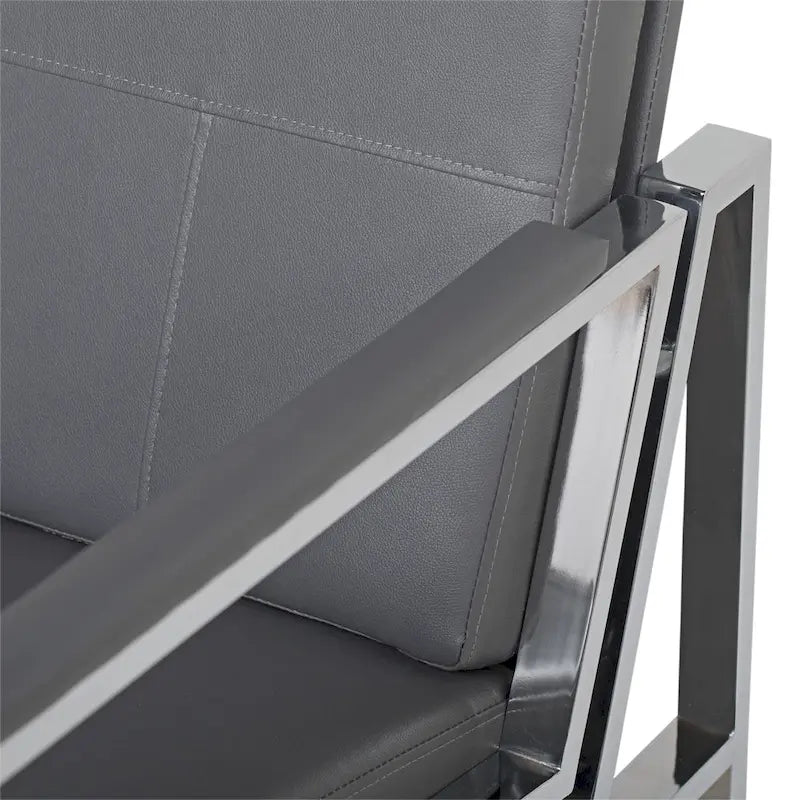 Chaise décontractée de style médiéval en métal et cuir recyclé