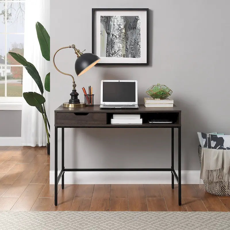40 Bureau avec tiroir et étagère
