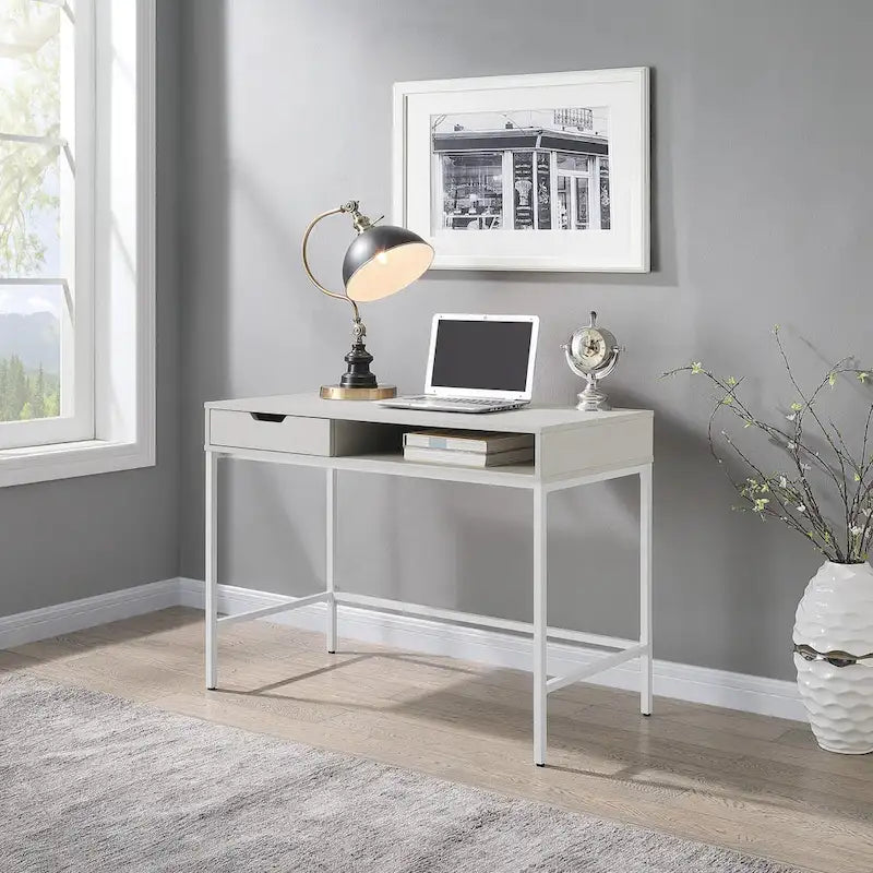 40 Bureau avec tiroir et étagère